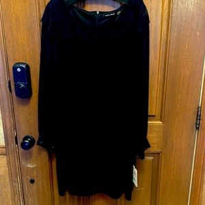 Ivanka Trump Beautiful black dress.